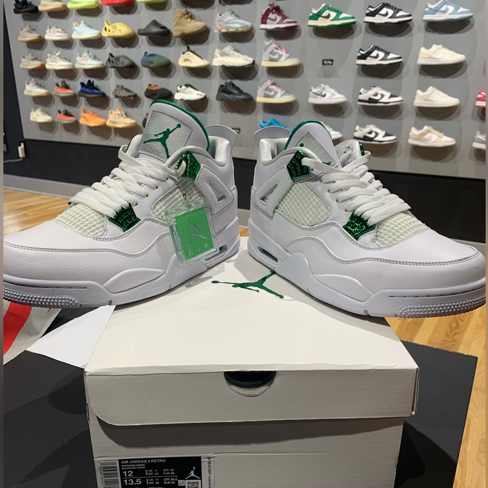 Jordan 4 Metallic Green (Lightly Used)